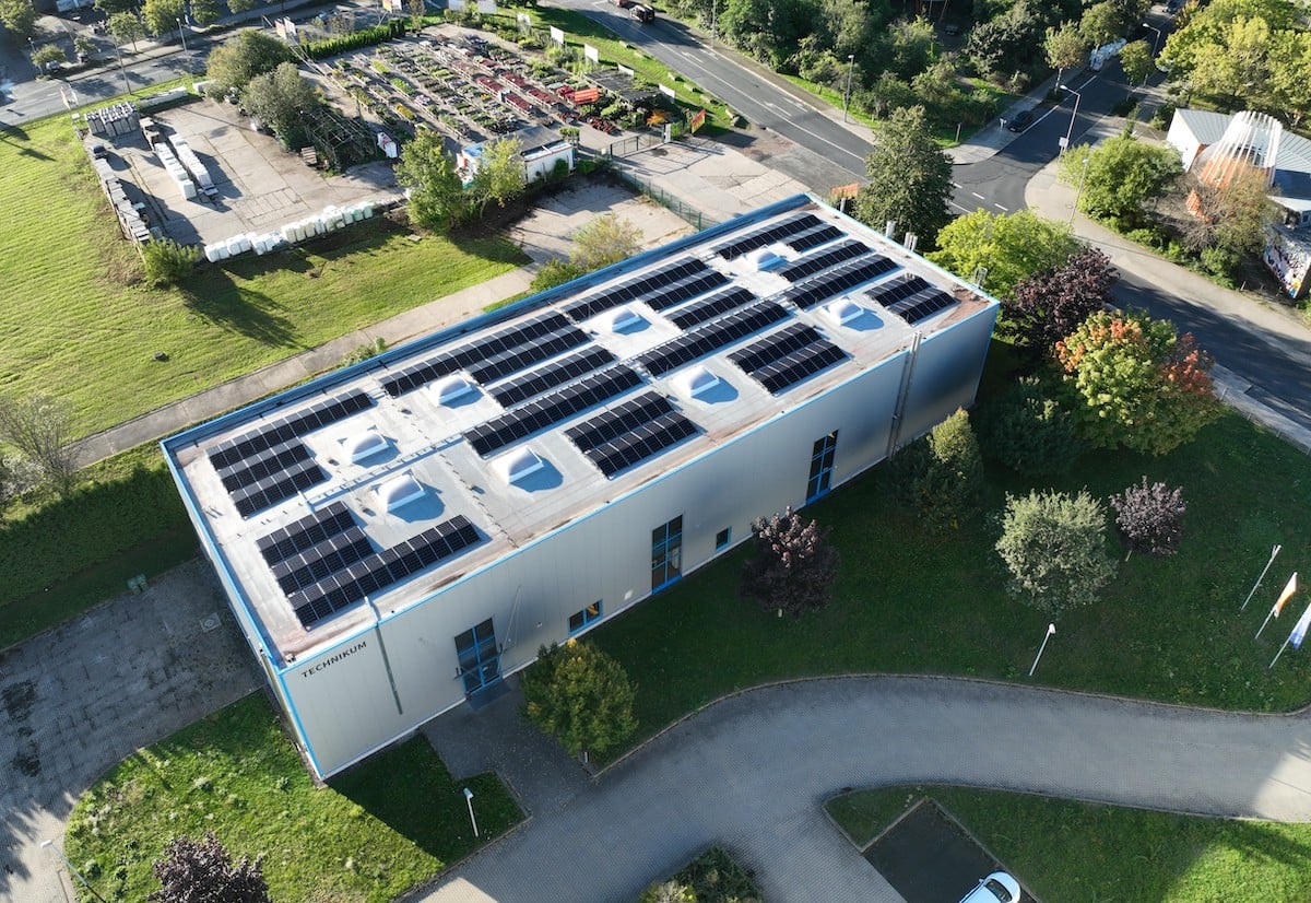 Referenz: PV Anlage DJI in Dresden installiert von Mittau Solar Dresden