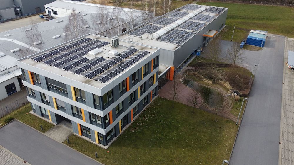 Referenz: PV-Anlage in Großröhrsdorf auf Firmengebäude von Mittau Solar Dresden