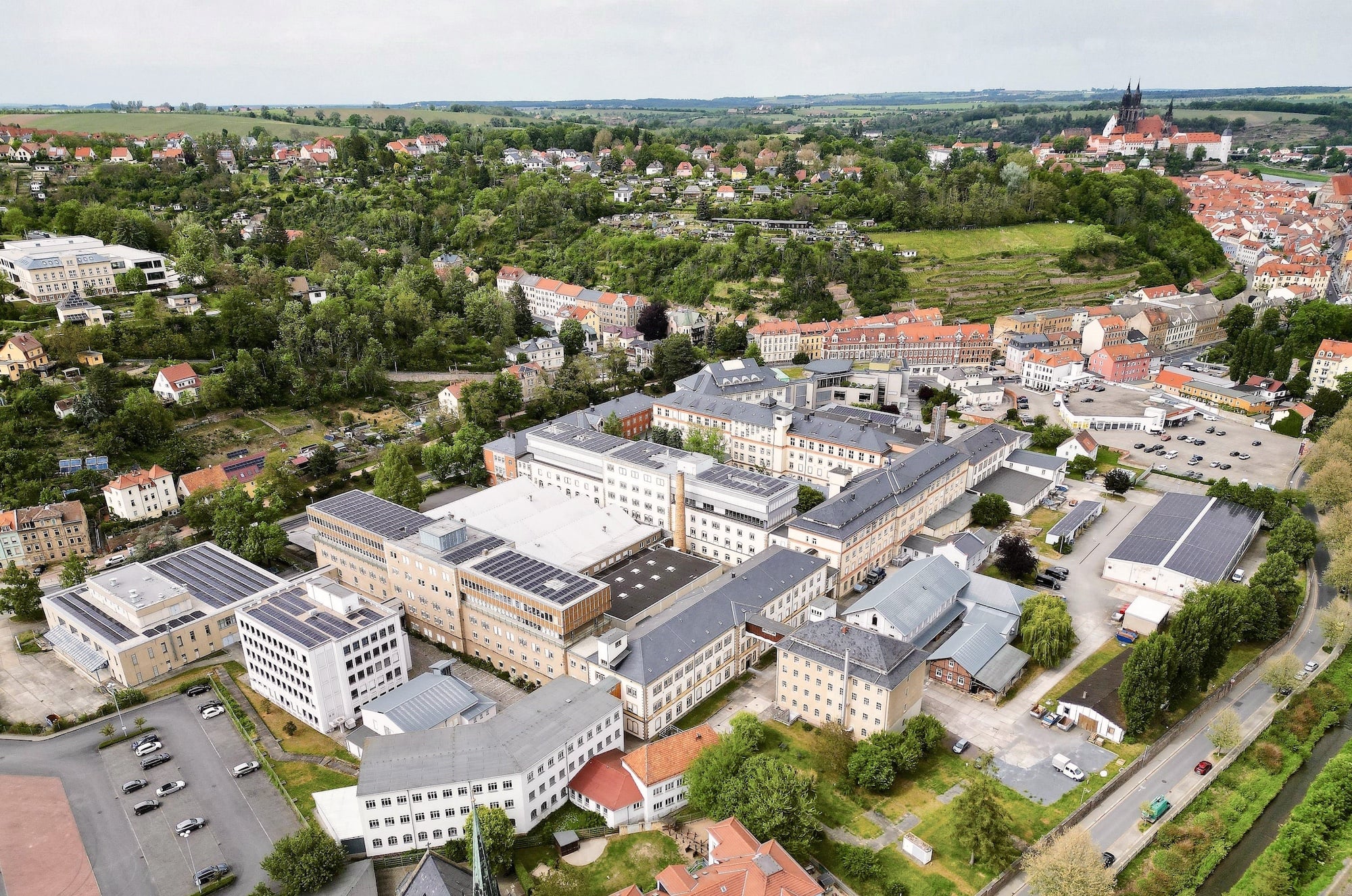 Referenz: PV-Anlage für Staatliche Porzellan-Manufaktur Meißen von Mittau Solar Dresden