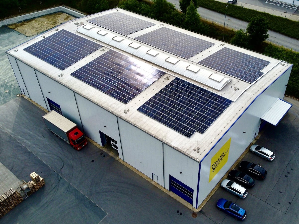 Referenz: Solaranlage auf einer Lagerhalle in Zwönitz von Mittau Solar Dresden
